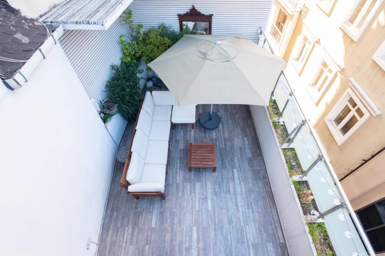 Flat With Terrace Near Istiklal Street Apartment Istanbul Exterior photo