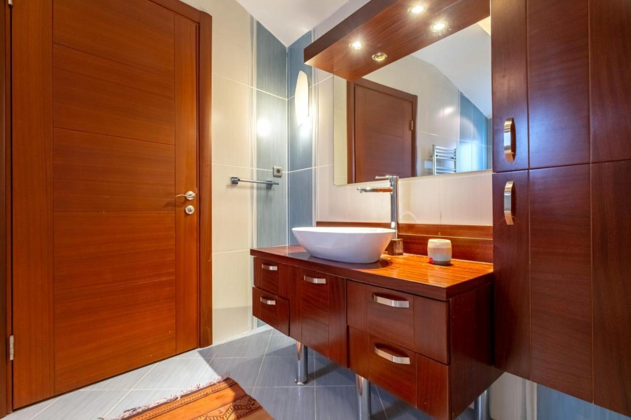 Flat With Terrace Near Istiklal Street Apartment Istanbul Exterior photo